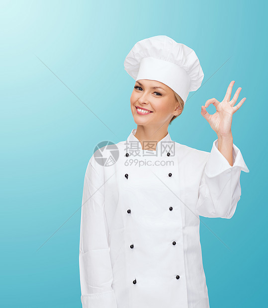 微笑的女厨师露出OK手牌工作女孩管理人员成功女性帽子手势食物成人女士图片