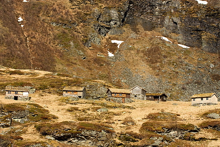 山中小屋村庄住宅植物墙壁山脉乡村草皮房子庇护所假期图片