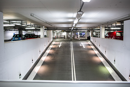 地下停车场停车场地下室汽车商业红色交通城市车辆划分地面车库图片
