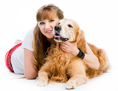 回收和女童女性毛皮学生微笑女孩友谊白色拥抱宠物猎犬图片