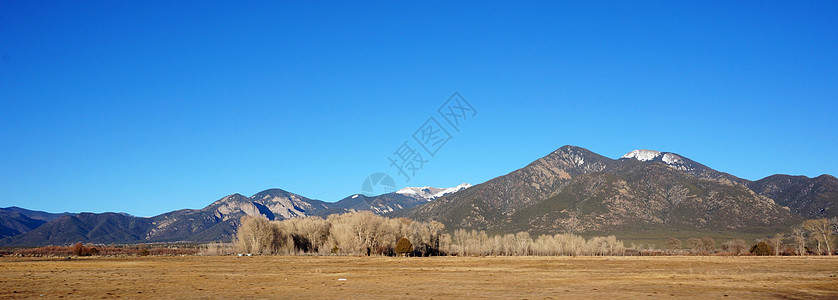 落岩山冬季视图高度岩石风景滑雪旅游全景旅行爬坡太阳首脑图片