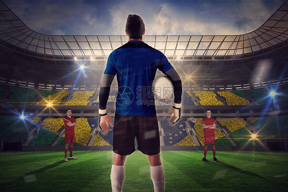 向反对派对抗的Enigeie计算机世界守门员支持者人群体育场运动足球运动服蓝色图片