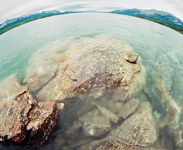 加拿大育空地区 塔吉什湖(Tagish Lake)图片