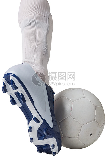足球运动员踢球的近身活动运动服白色足球靴袜子齿轮播放器运动图片