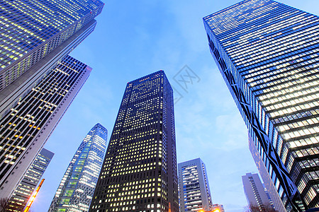 现代建筑低角度视图路灯首都城市生活公司房地产办公楼市中心城市蓝天窗户图片