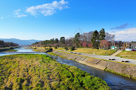 京都卡莫河旅行石头天空文化植物岩石中心池塘蓝色黄色图片