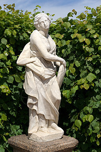 公园中的大理石雕塑女神身体雕像历史神话白色地标植物娱乐文化图片