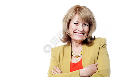 一个美丽的女人微笑的肖像喜悦冒充女性老年工作室双臂女士白色幸福快乐图片
