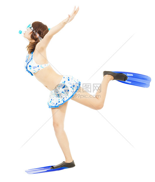 快乐的年轻女孩带着潜水设备跑来跑去比基尼乐趣女士微笑齿轮行李脚蹼姿势游泳衣帽子图片