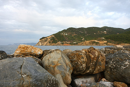 岩石和海洋港口天气天空码头堡垒杂色山脉图片