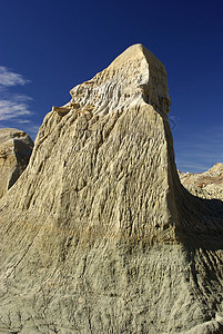 巴塔哥尼亚山峰岩石荒野沙漠峡谷风景干旱侵蚀图片
