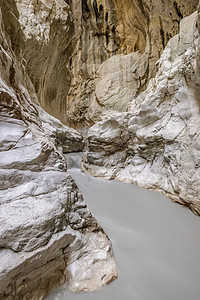相似的峡谷石头水面运动速度苔藓森林石窟背景雨林火鸡图片