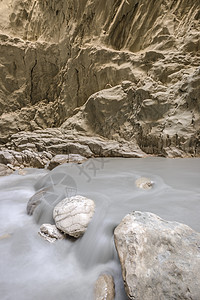 相似的峡谷洞穴色彩岩石自来水运动石头雨林水面风景速度图片