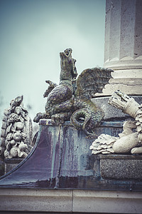 西班牙马德里阿兰朱兹宫的动物泉源 西班牙马德里地标公园城堡天空遗产博物馆历史柱子阳光花园图片
