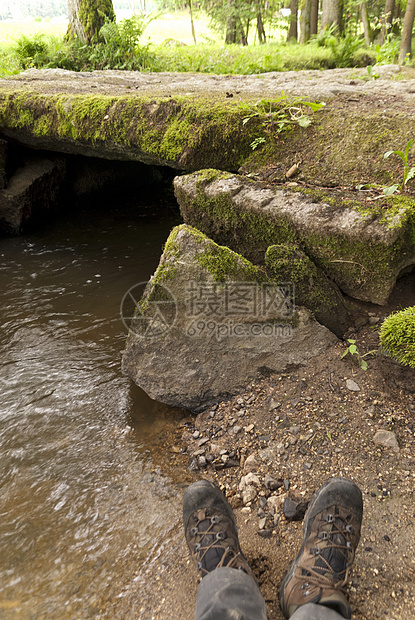 自然保护区爬坡树木山涧森林自然公园旅行岩石苔藓高地爬山图片