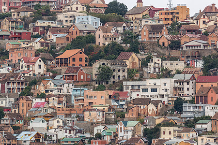 塔那那那利佛山丘上的堆满房屋建筑学鸟瞰图城市住宅房子景观建筑爬坡图片