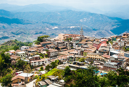 扎鲁马厄瓜多尔安第斯镇土地摄影城市风格高原天空殖民山脉爬坡景观图片