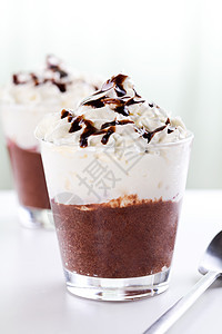 巧克力甜点玻璃奶油冰淇淋棕色焦糖食物圣代白色图片
