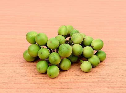火鸡白莓植物食物木头水果白色烹饪茄子衬套桌子圆形背景图片