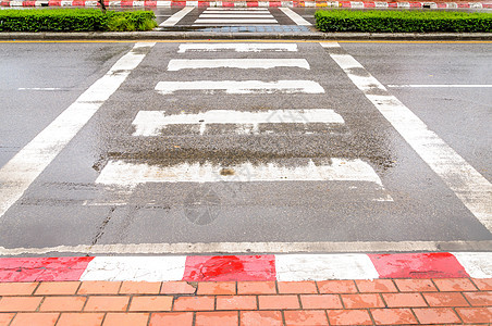 十字路行人行道行人安全交通路面街道城市国家警告材料图片