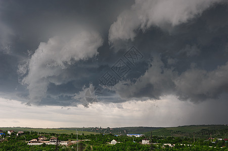 让暴风雨开始危险风暴荒野场景气候地平线戏剧性灾难天空气旋图片