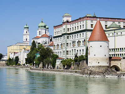 查看到 Passau教会天空旅游房子河流城市客栈景观建筑旅行图片