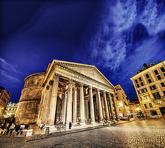 罗马的万神殿 在美丽的夏日夜晚图片