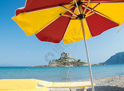 高斯卡斯特里岛风景美丽的海滩雨伞图片