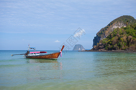 海上船只异国支撑风景天空旅行情调热带海岸岩石晴天图片