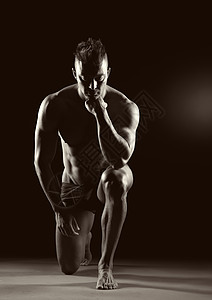 造身装扮肌肉男性身体膀子护理力量二头肌生活方式主义健身房图片