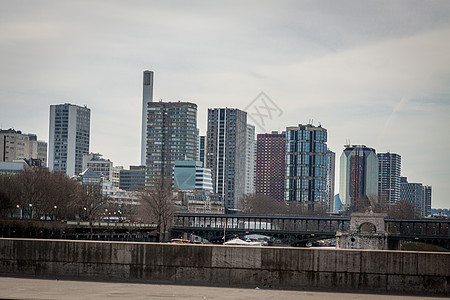 巴黎一个历史悠久的镇舍外雕刻低角度石头建筑多层城市财产住宅文化房地产图片