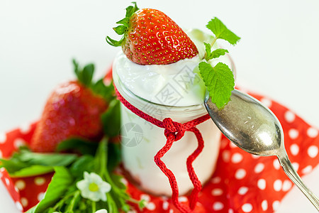 新鲜草莓 有健康的酸奶服务美食烹饪食物茶点甜点早餐圆点小吃国家图片