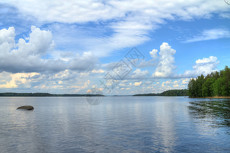 美丽的蓝湖风景图片