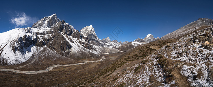 Cholatse和Taboche山峰的喜马拉雅全景图片