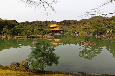 京角寺庙金子佛教徒观光亭子崇拜旅游明信片池塘旅行吸引力图片