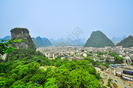 吉林附近Yangshuo市广西省观光吸引力旅游绿色丘陵旅行岩溶城市岩石风景图片