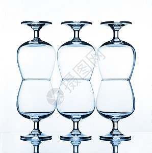 空葡萄酒堆叠杯子阴影酒吧液体工作室桌子酒杯饮料酒精玻璃图片