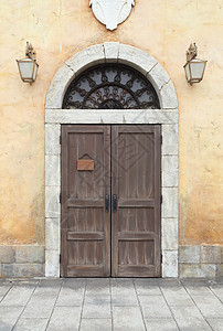 木木门和墙壁房子棕色古董建筑学石头奢华入口街道建筑教会图片