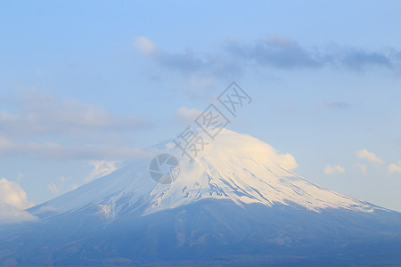 藤山 川口湖风景公吨天空旅行蓝色植物火山顶峰积雪阳光冰镇图片