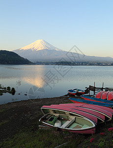 藤山 川口湖风景天空火山反射地标镜子旅行山梨顶峰公吨蓝色图片