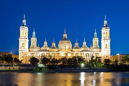 西班牙萨拉戈萨巴西大教堂教会支撑地标柱子文化建筑学旅游建筑旅行城市图片