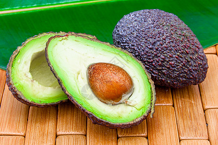 几个鳄梨紫色热带营养种子蔬菜食物水果木头绿色饮食图片