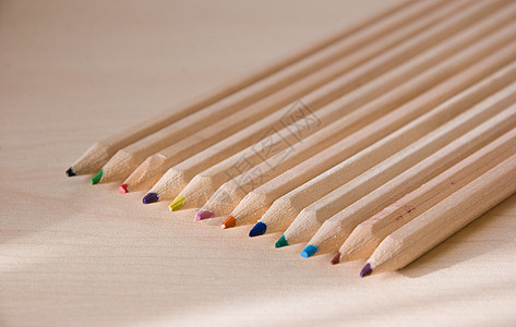 铅笔颜色红色团体木头绘画白色工具黑色黄色艺术调色板图片