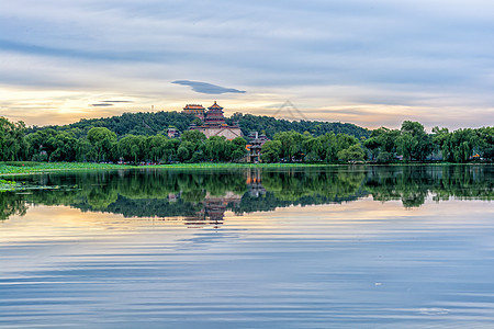 夏日宫殿天空蓝色旅行文化金子公园风景白色旅游晴天图片