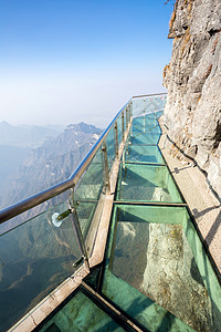 中国天门山途径蓝色景观栅栏旅行旅游水平眼镜悬崖闲暇图片