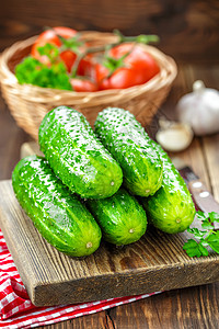 黄瓜桌子饮食花园西红柿沙拉食物乡村收成蔬菜美食图片