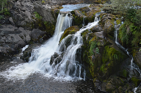 Water Fall 水池溪流石头水流图片