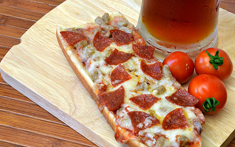披萨和微生美食香肠酒吧运动啤酒小时午餐食物面包酒馆图片