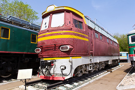 铁路公路火车壁板车辆煤炭车站平台引擎货车运输教练柴油机图片