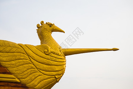 弓上的天鹅雕像图片